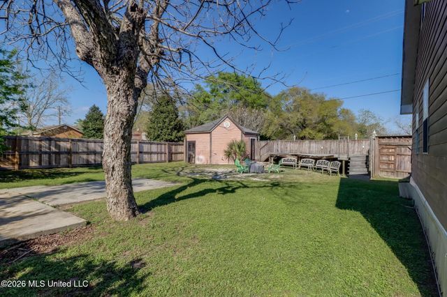 1602 E Railroad Street, Gulfport, MS 39501