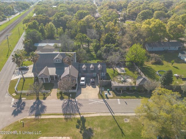 1602 E Railroad Street, Gulfport, MS 39501
