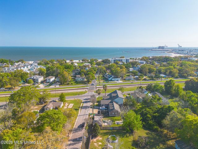 1602 E Railroad Street, Gulfport, MS 39501