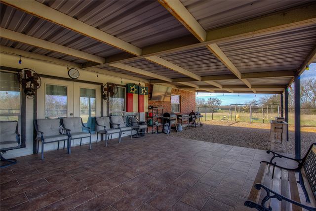 5611 County Road 4705, Commerce, TX 75428