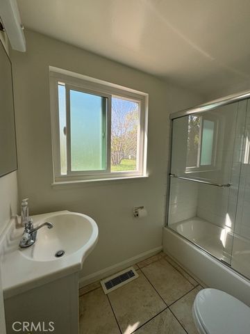 3836 Gates, Riverside, CA 92504