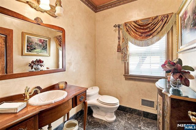 168 Birch Road, Franklin Lakes, NJ 07417
