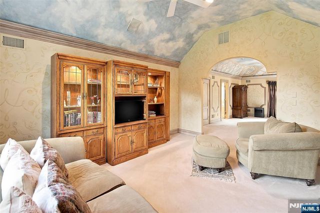 168 Birch Road, Franklin Lakes, NJ 07417
