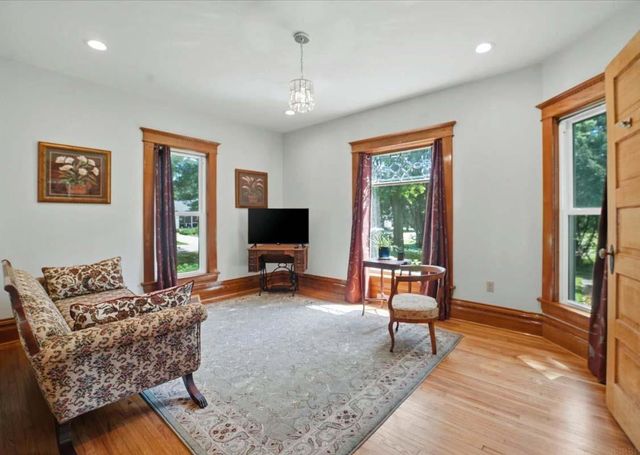 221 Forrest Avenue, Denver, IA 50622
