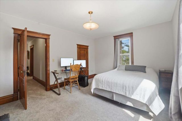 221 Forrest Avenue, Denver, IA 50622