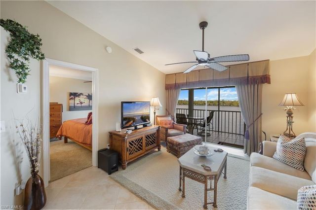 1045 Mainsail DR 413, Naples, FL 34114