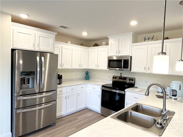 162 River Bluff Way, Ellabell, GA 31308