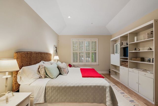 16 Grey Hawk Dr 16, Mashpee, MA 02649