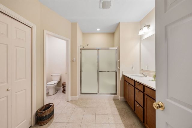 16 Grey Hawk Dr 16, Mashpee, MA 02649