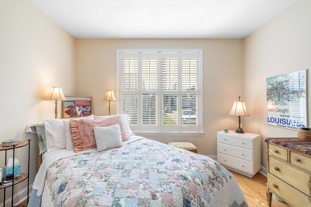 16 Grey Hawk Dr 16, Mashpee, MA 02649