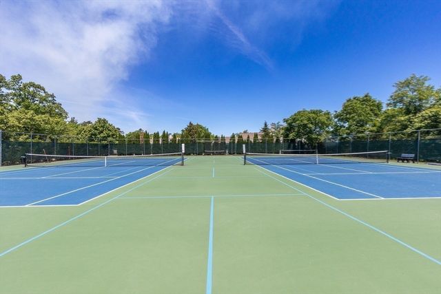 16 Grey Hawk Dr 16, Mashpee, MA 02649