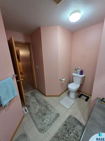3333 W Ralph Rogers Rd, Sioux Falls, SD 57108