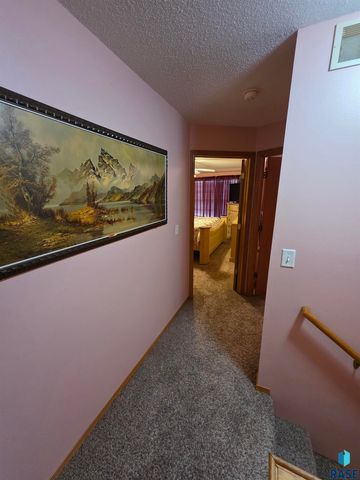 3333 W Ralph Rogers Rd, Sioux Falls, SD 57108