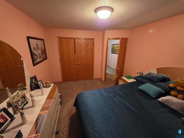 3333 W Ralph Rogers Rd, Sioux Falls, SD 57108
