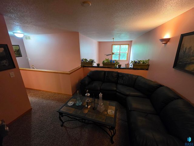 3333 W Ralph Rogers Rd, Sioux Falls, SD 57108