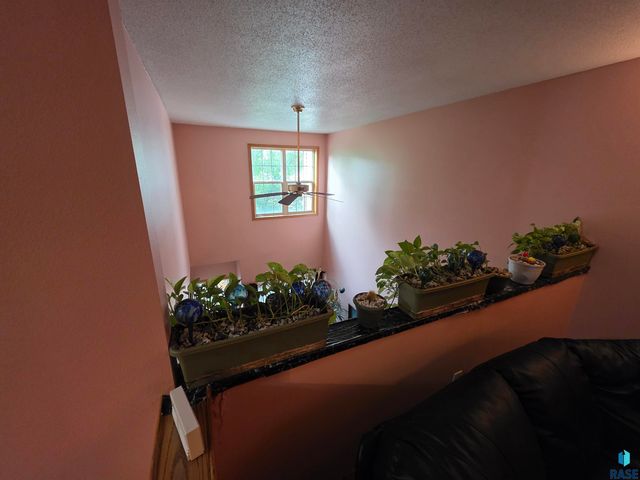 3333 W Ralph Rogers Rd, Sioux Falls, SD 57108