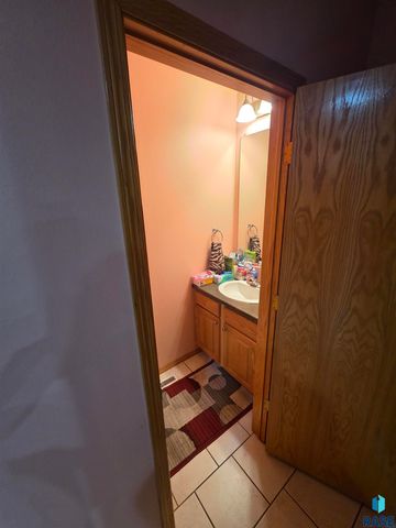 3333 W Ralph Rogers Rd, Sioux Falls, SD 57108