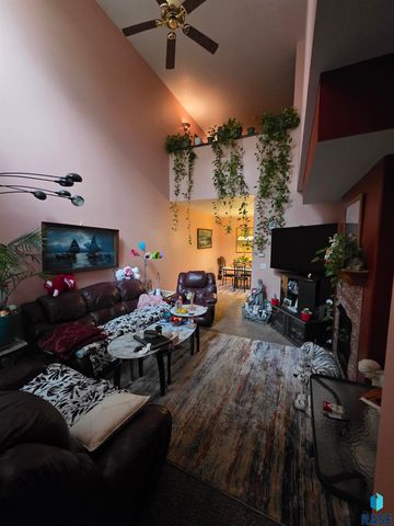 3333 W Ralph Rogers Rd, Sioux Falls, SD 57108