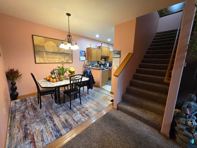 3333 W Ralph Rogers Rd, Sioux Falls, SD 57108