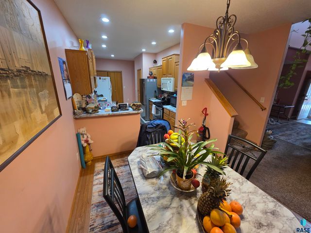 3333 W Ralph Rogers Rd, Sioux Falls, SD 57108