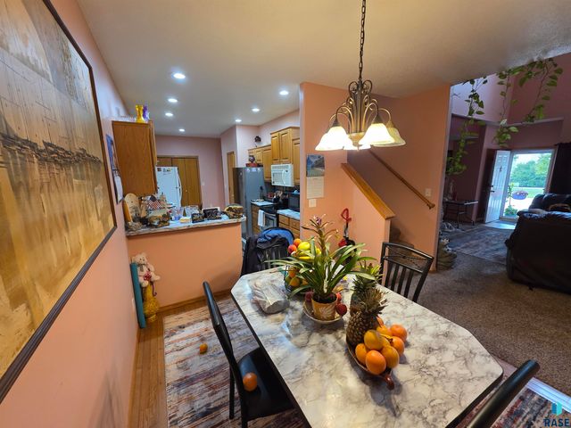 3333 W Ralph Rogers Rd, Sioux Falls, SD 57108