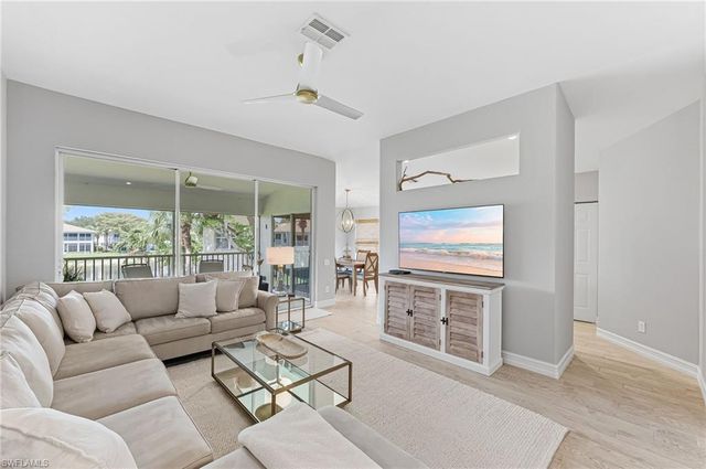 832 Carrick Bend CIR 202, Naples, FL 34110