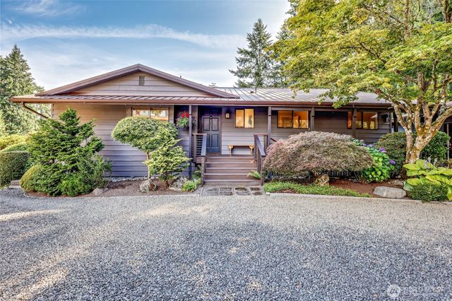 10413 NE Brackenwood Lane, Bainbridge Island, WA 98110
