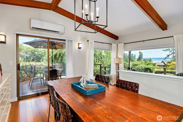 10413 NE Brackenwood Lane, Bainbridge Island, WA 98110