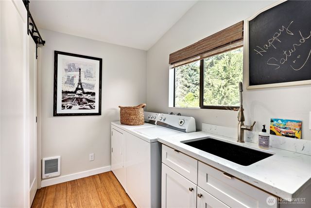 10413 NE Brackenwood Lane, Bainbridge Island, WA 98110