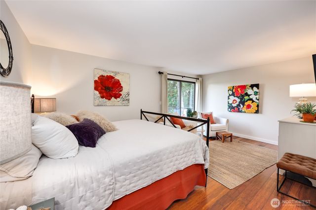 10413 NE Brackenwood Lane, Bainbridge Island, WA 98110