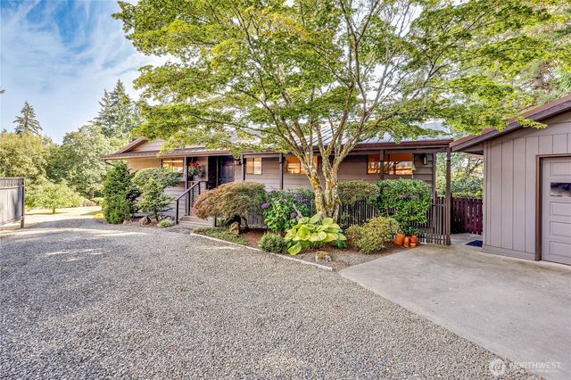 10413 NE Brackenwood Lane, Bainbridge Island, WA 98110