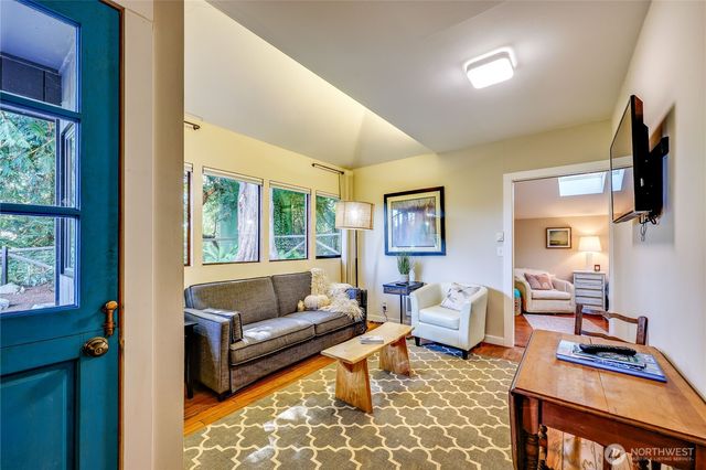 10413 NE Brackenwood Lane, Bainbridge Island, WA 98110