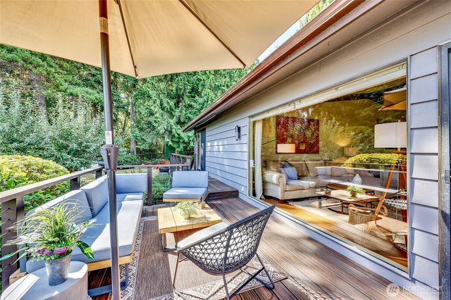 10413 NE Brackenwood Lane, Bainbridge Island, WA 98110