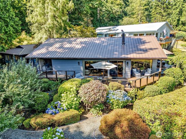 10413 NE Brackenwood Lane, Bainbridge Island, WA 98110
