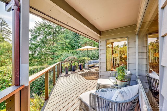 10413 NE Brackenwood Lane, Bainbridge Island, WA 98110