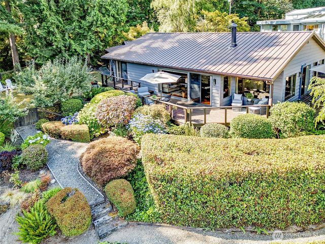 10413 NE Brackenwood Lane, Bainbridge Island, WA 98110