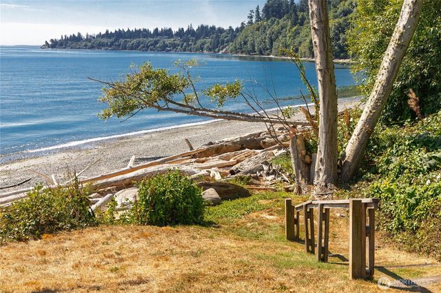 10413 NE Brackenwood Lane, Bainbridge Island, WA 98110