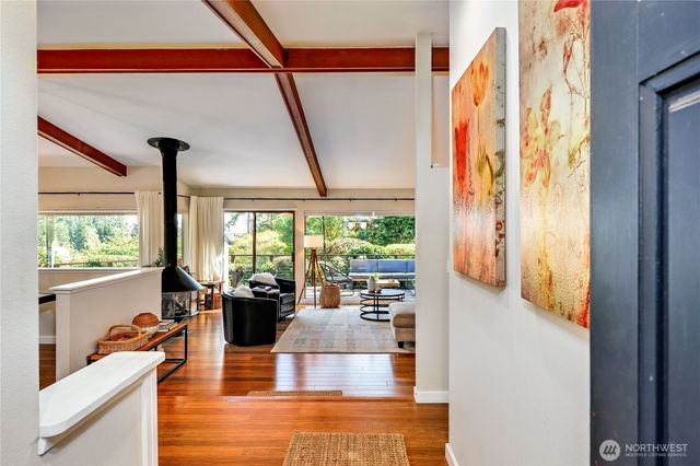 10413 NE Brackenwood Lane, Bainbridge Island, WA 98110