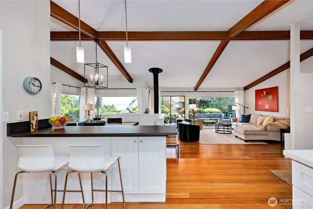 10413 NE Brackenwood Lane, Bainbridge Island, WA 98110