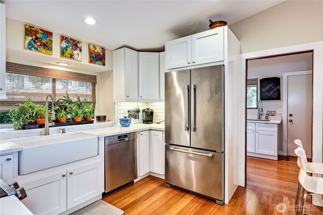 10413 NE Brackenwood Lane, Bainbridge Island, WA 98110