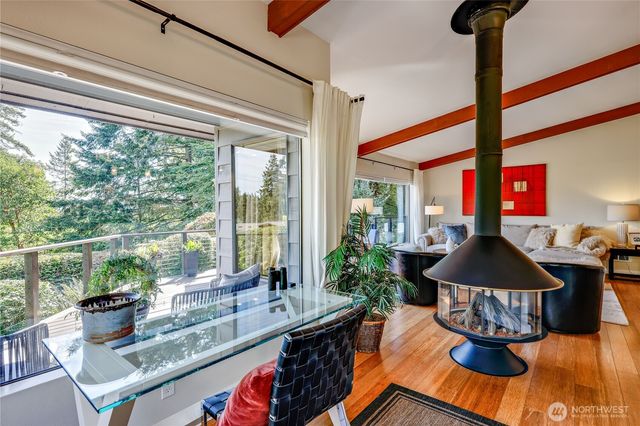 10413 NE Brackenwood Lane, Bainbridge Island, WA 98110