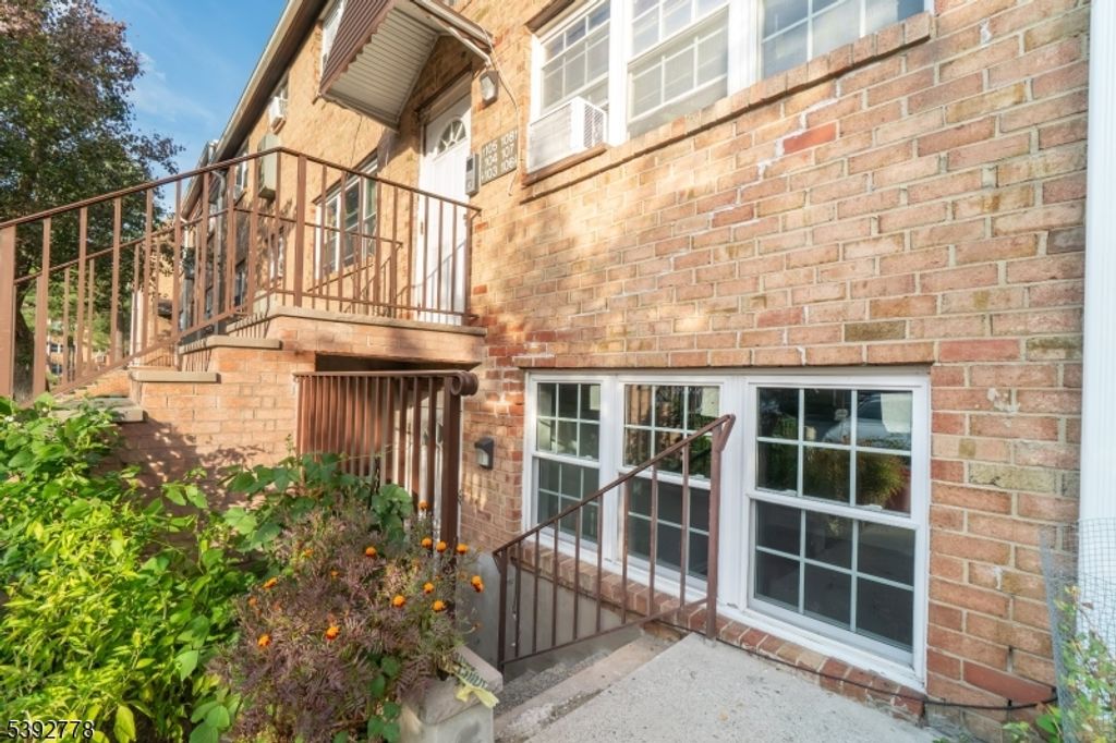 106 College Dr 106, Edison Twp., NJ 08817