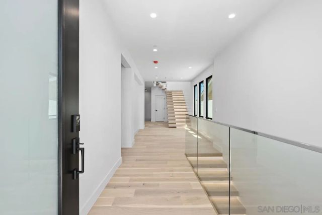 1009 Arcadia Road, Encinitas, CA 92024