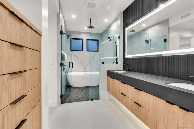 1009 Arcadia Road, Encinitas, CA 92024