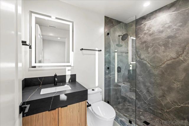 1009 Arcadia Road, Encinitas, CA 92024