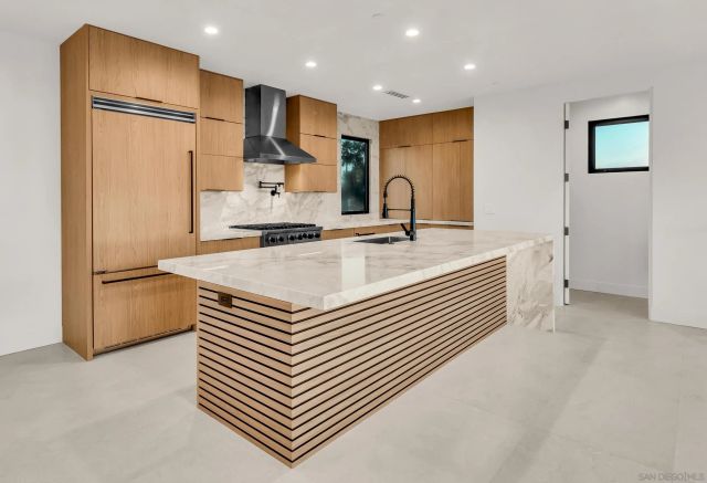 1009 Arcadia Road, Encinitas, CA 92024