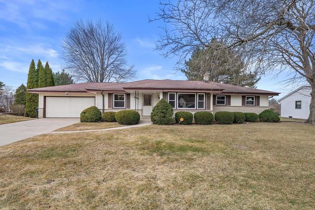 4884 W Willow ROAD, Brown Deer, WI 53223