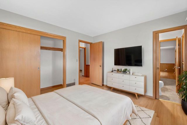 4884 W Willow ROAD, Brown Deer, WI 53223