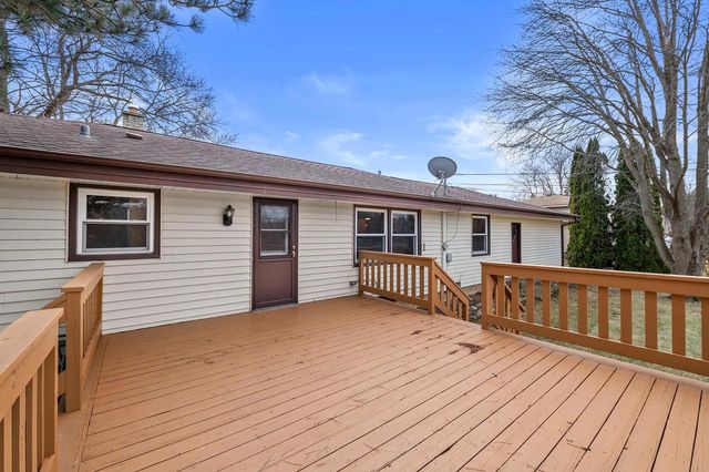 4884 W Willow ROAD, Brown Deer, WI 53223