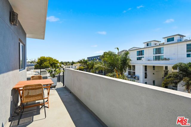 13337 Beach Avenue 403, Los Angeles, CA 90292